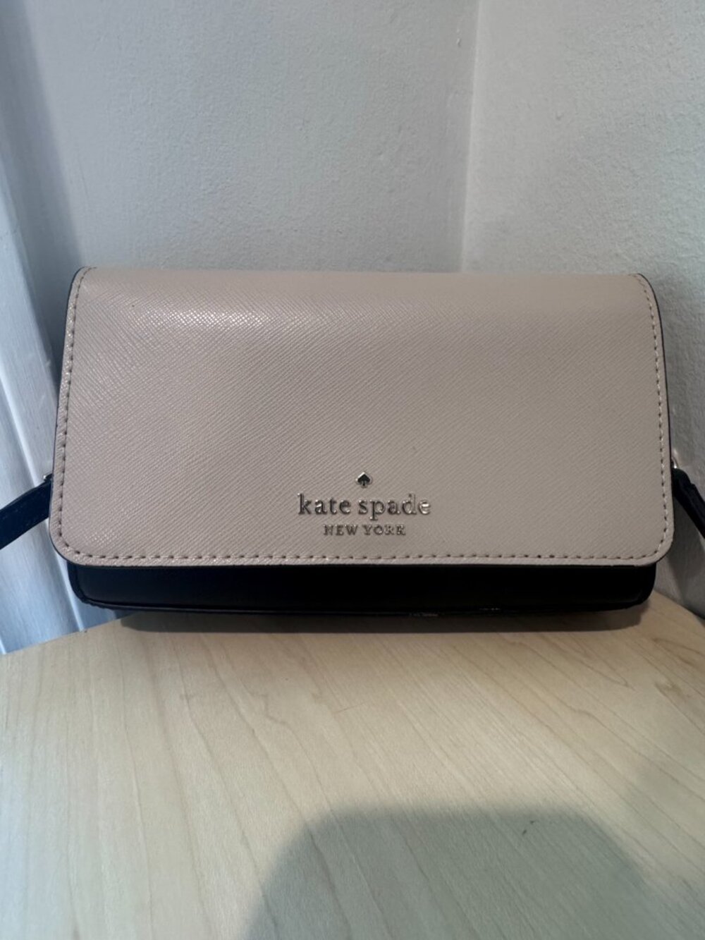 Kate Spade Staci Small Flap Crossbody – Beige & Black – Saffiano Leather 🔥 - Picture 2 of 13
